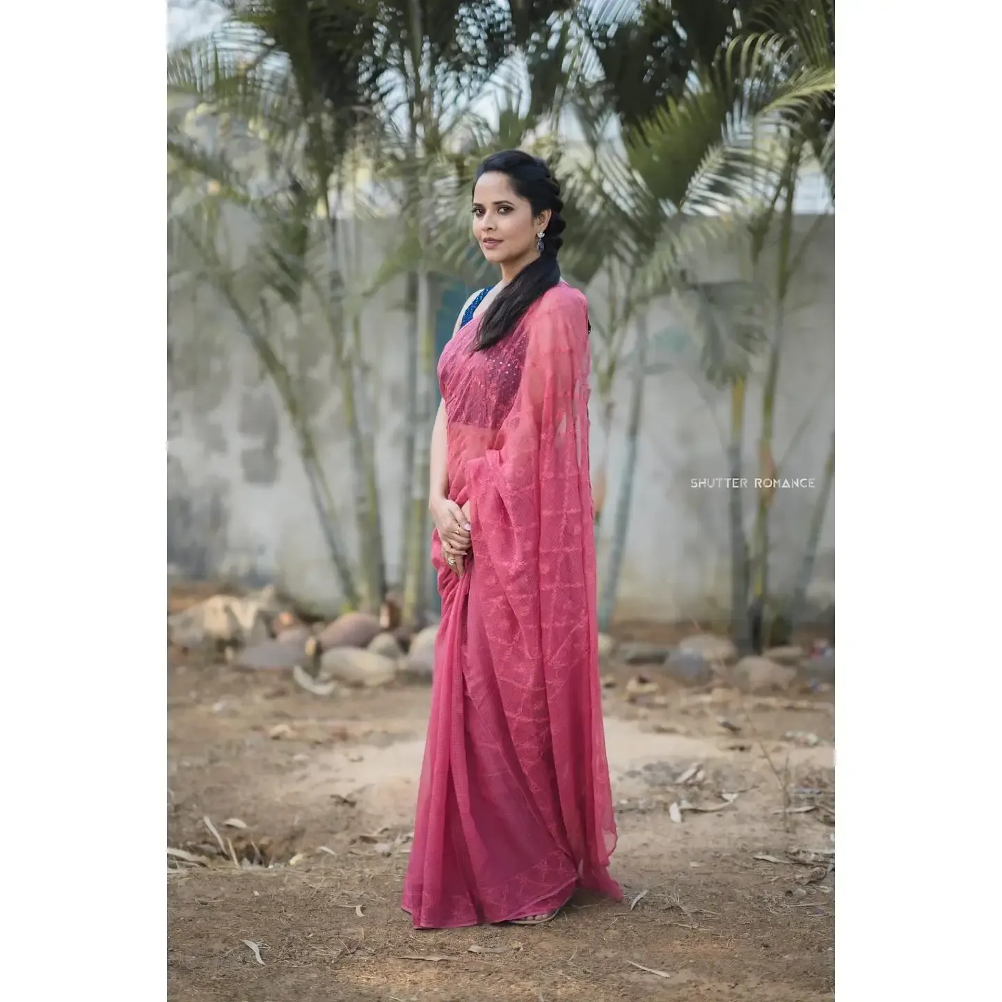 TV ANCHOR ANASUYA BHARADWAJ IMAGES IN SLEEVELESS RED SAREE 6